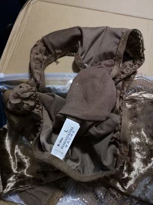 质量还行～但是实物没有图片拍的那么好看～一共买了7套～结果收到货有一款断货了～