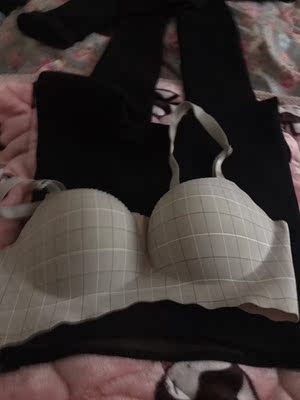 内衣收到了，很漂亮，面料也舒服，喜欢的宝宝快入手吧