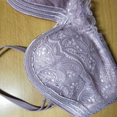 内衣还是挺好看的，也挺舒服的，这个价位的话算是中规中矩吧