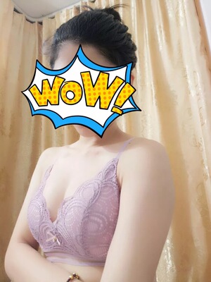 穿上很舒服 不会感觉勒 特别是聚拢效果很不错 质量也是良心 买了一粉色一黑色 颜色跟图片一样 为良心商家点赞👍🏻