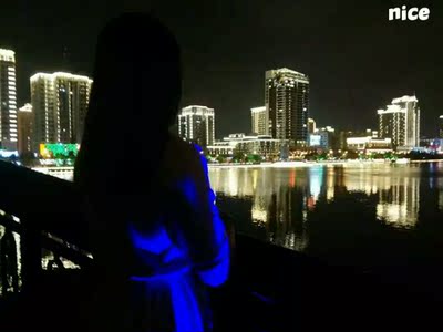 这个可真是平胸福利呀！穿完之后更平了，可喜欢了，很舒服啊，然后整个内衣摸上去软软的，物流yes超级快，简单很细，在后面看很性感漂亮，款式简单，平胸穿啥性感的呀，这样就挺好，下次看看再买点别的