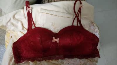 胸小的小姐姐你们还在等什么，本人穿34的！在店里买的每一件都穿不了，只有这个满足了我，而且价格合理，喜欢的可以买回家试试哈