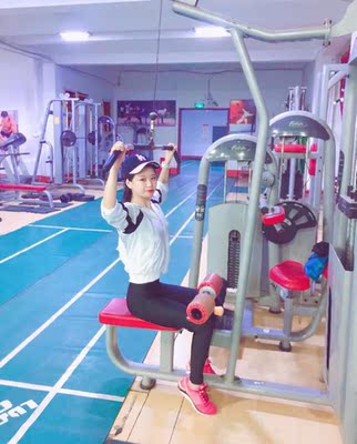 试了几天，质量不错，面料好舒服啊，是速干的，弹性很好，黑色最百搭了，穿什么搭配都好看，这家店铺质量真的很不错，双十二准备再买一套～ 健身房肌友都说好显瘦，哈哈哈哈，开心～