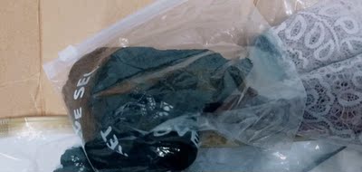 首先一定要赞一个。非常满意的宝贝nice. 客服小姐姐态度也超级温和，内衣质量没的说，布料舒服，贴合肌肤，收副乳，总之这次购物很圆满啦=￣&omega;￣=✔嗯哼～走过路过，不要错过呦😋哈哈～还赠了两个胖次，一样的质量✔