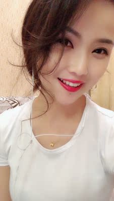 挺好看的，质量也挺好的，就是我的胸包不住，好像买小了，我穿C罩杯的，所有穿不了！