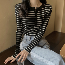 2022 Autumn Winter New Fashion Striped Sweatshirt Hooded Sweatshirt Woman Foreign Air 100 hitch fit in the bottom Shirt blouse