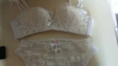 面料舒适柔软，上身效果好，上身效果就不拍了，个人是非常喜欢的，非常喜欢，准备再入手一套