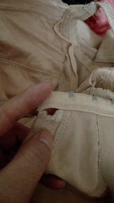 穿着特别不舒服，没穿几次衣服既然破了一个洞，质量老差了。