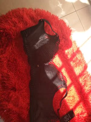 很舒服的,超级好看,可以挤出大胸 很舒服的,超级好看,可以挤出大胸