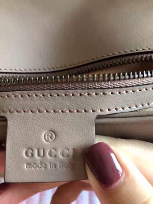 包包收到了，上身效果非常棒，很喜欢😘！