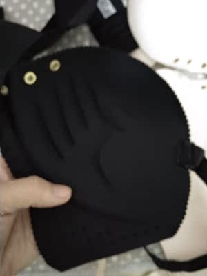 手感不错，就怕很容易变形，手轻轻按一下就如图。