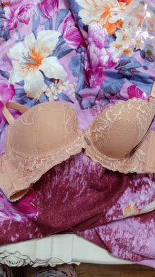 颜色比图片深一些