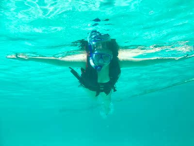 红色泳衣没怎么拍照,带的太多了~还不错的,推荐 红色泳衣没怎么拍照,带的太多了~还不错的,推荐