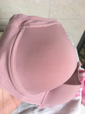 第二次回购了，有半年换一次内衣的习惯。这次又买了四件，做工细节都很好，而且面料也是滑滑的，超级喜欢