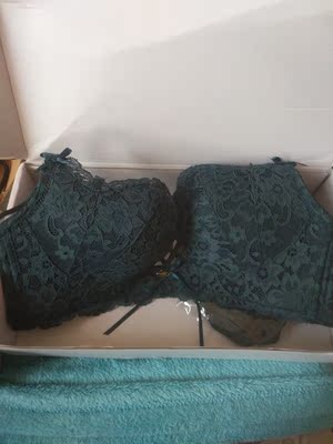 哇，真的太惊喜了吧，感觉比我上次在实体店158买的还好