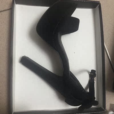 鞋子很稳，很好看