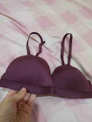 穿着舒服,质量很不错。没有线头细节很精致。收到比较惊喜。 穿着舒服,质量很不错。没有线头细节很精致。收到比较惊喜。