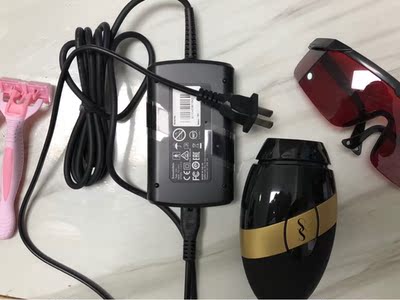 能够自动检测皮肤所需能量，虽然是轻便款，能量也很足。一分钟快闪100下这个很棒，可以移动脱毛，速度快很多，期待效果。