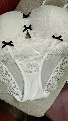 让客服改了白色的！无钢圈穿着很喜欢！质量好