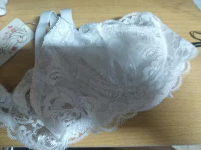 还不错，挺干净的，感觉有那么一点小，但是换起来很麻烦，好评