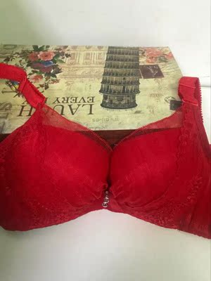 很好穿的一件内衣呢，面料好穿上有型，比预想中的要好，洗了不掉色不变形，也没有气味，质量很好哦！