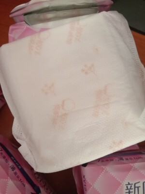 吐槽新呼吸2组合装49.9卫生巾怎么样,质量假不假呢，亲身使用三个月感受揭秘