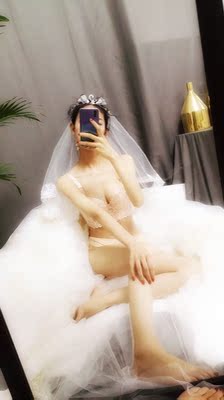 买来结婚穿的，等收货的过程有点漫长，但是感觉很值，内衣很好看，穿起来很舒服，聚拢超级好，很意外没有海绵的内衣能出这种效果