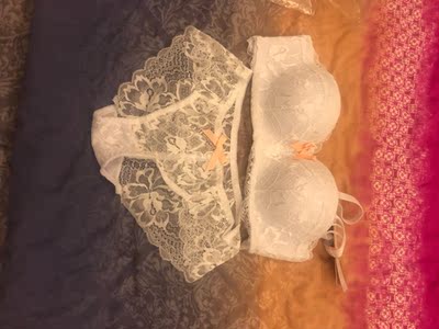 白色是才邮的，蓝色是前几天邮的穿了感觉挺不错，就再邮了一个白色