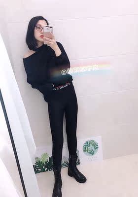 穿过一段时间了才来评价,裤子很显瘦,洗过几次了也不会起球,弹力还是那么大 穿过一段时间了才来评价,裤子很显瘦,洗过几次了也不会起球,弹力还是那么大