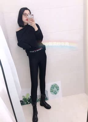 穿过一段时间了才来评价,裤子很显瘦,洗过几次了也不会起球,弹力还是那么大 穿过一段时间了才来评价,裤子很显瘦,洗过几次了也不会起球,弹力还是那么大