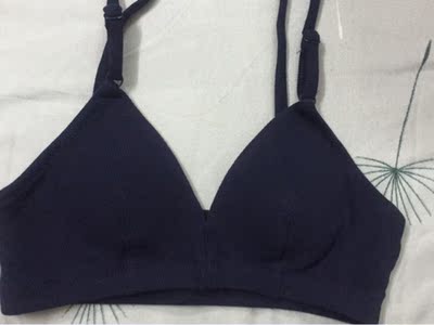 刚开始买了L号有点大了，联系店主换了小号，款式颜色都很喜欢，穿着很舒服，比店里便宜很多物美价廉，喜欢喜欢喜欢准备再入手其他颜色