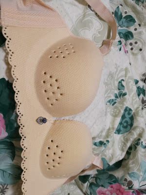 非常好，这次是回购。可以说是物美价廉，尺码按照说明选很准，超薄，包裹性好，不会移位。放心买吧！