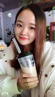 颜色很漂亮，款式也好看，按平时码买的，正好合适，非常性感漂亮！