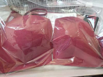 宝贝刚收到就打开看了，偷偷试了一下，尺码刚刚好，款式也好好，喜欢，再买个几套，以后就这家店了。