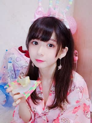 没有腰封拍夜景，先自拍一下啦！小兔子超级可爱