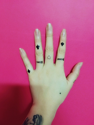 挺好的，就是贴手指一晚上就掉了，锁骨和肩膀都不容易掉