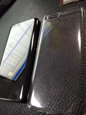 手机膜很好看，，同事看了都想买，真是物美价廉，商家态度也请很好，真是一次完美的购物体验。。