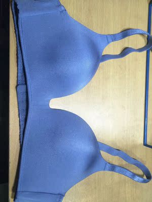 试穿了下，大小合适，也挺舒服，洗过了也没有褪色哟！