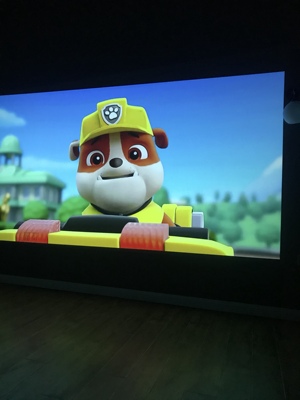 体验坚果1895复古投影仪怎么样，有哪位粉丝买过的？画质清晰吗