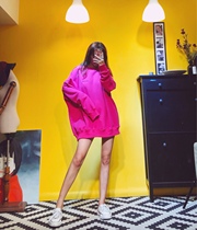 Yang Mi with the same we11 goods king done new velvet pullover loose sweater large version of autumn