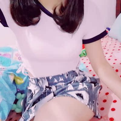 和这件裙子搭起来还不错的样子捏