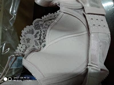 内衣看着不错，薄款，不勒，做工也不错，品牌信的过，尺码准