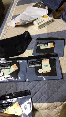 黑色的性感诱惑啊！客服热情！买的套餐八很美，以后买还是你家的！