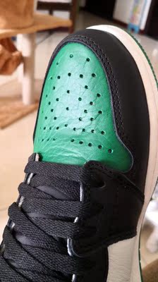 鞋不错，但鞋面实在是太皱了