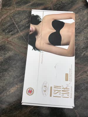 和店家描述的一样，还送了一个透明的胸后贴，肤色很正，还没试穿，试穿后来追评。