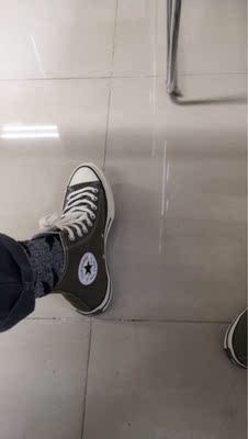 非常不错，第一双70s,来不及验了，果断上脚！！ 朋友推荐的店，鞋子也无瑕疵，应该是正品无疑！