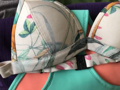 客服很有耐心 东西也满意 上装颜色柔和 没有觉得脏 是淡米色 不是白色 客服很有耐心 东西也满意 上装颜色柔和 没有觉得脏 是淡米色 不是白色