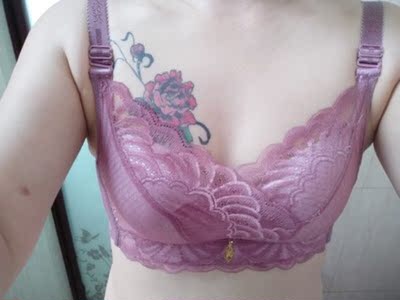 买了一疗程还剩一盒效果还不错我生完孩子五六年了胸严重缩水用丰胸霜期间配合按摩手法胸真的有慢慢增大