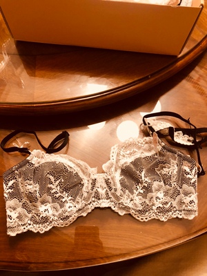 买了快一千块的内衣,实体店只能买两件,旗舰店可以买8件了,非常nice。质量非常好,与卖家描述的完全一致,非常满意,真的很喜欢,完全超出期望值,发货速度非常快,包装非常仔细、严实,物流公司服务态度很好,运送速度很快,很满意的一次购物质量很好,希望更多的朋友信赖.店主态度特好,我会再次光顾的.可不可以再便宜点.我带朋友来你家买。不好意思评价晚了,非常好的店家,东西很欢!买来这个是送人的她很喜欢卖家的贴心让我感到很温暖。很热情的卖家,下次还来希望下次还有机会合作祝你生意兴隆质量非常好真出乎我的意料包装非常仔细非常感谢。祝生意兴隆!! 买了快一千块的内衣,实体店只能买两件,旗舰店可以买8件了,非常nice。质量非常好,与卖家描述的完全一致,非常满意,真的很喜欢,完全超出期望值,发货速度非常快,包装非常仔细、严实,物流公司服务态度很好,运送速度很快,很满意的一次购物质量很好,希望更多的朋友信赖.店主态度特好,我会再次光顾的.可不可以再便宜点.我带朋友来你家买。不好意思评价晚了,非常好的店家,东西很欢!买来这个是送人的她很喜欢卖家的贴心让我感到很温暖。很热情的卖家,下次还来希望下次还有机会合作祝你生意兴隆质量非常好真出乎我的意料包装非常仔细非常感谢。祝生意兴隆!!