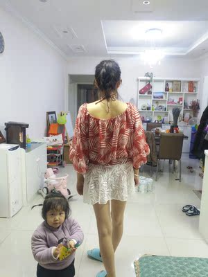 衣服太好看了，朋友都说简直不像泳衣，实在是太漂亮了，颜色也衬肤色，以后还会再来的，客服推荐的尺码也合适